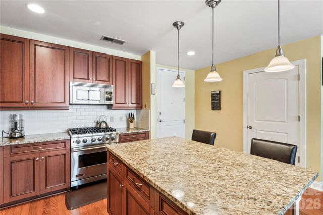 701 Royal Court 1007, Charlotte, NC 28202