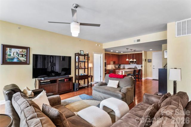 701 Royal Court 1007, Charlotte, NC 28202