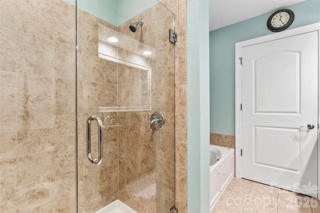 701 Royal Court 1007, Charlotte, NC 28202