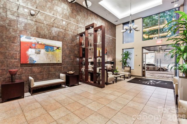 701 Royal Court 1007, Charlotte, NC 28202