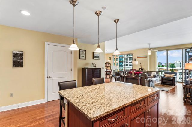 701 Royal Court 1007, Charlotte, NC 28202