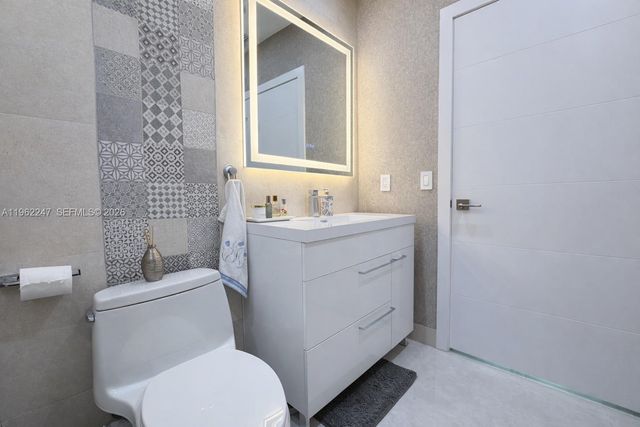 2525 SW 3rd Ave 1710, Miami, FL 33129