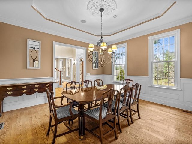 14 Olde Hickory Path, Westborough, MA 01581