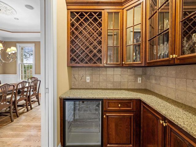 14 Olde Hickory Path, Westborough, MA 01581