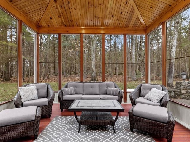 14 Olde Hickory Path, Westborough, MA 01581