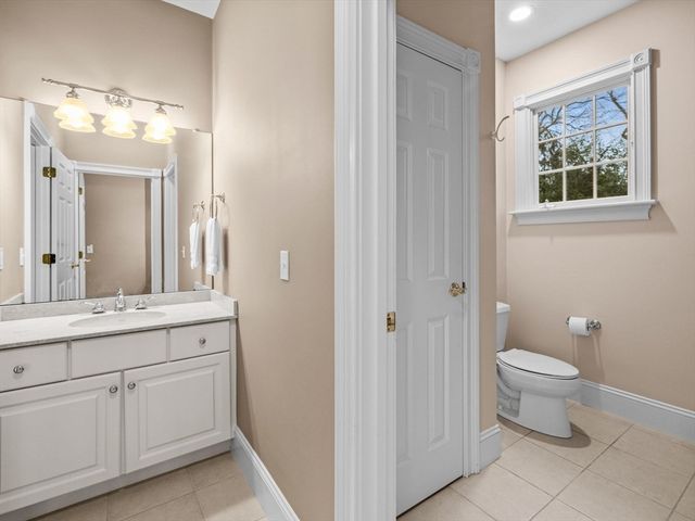14 Olde Hickory Path, Westborough, MA 01581