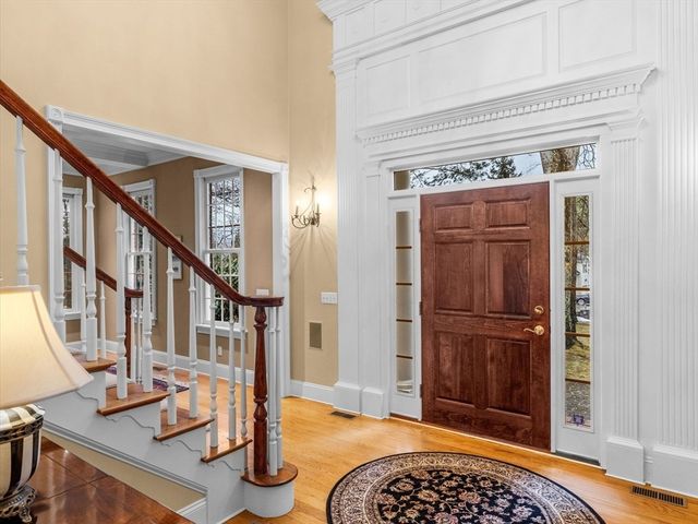 14 Olde Hickory Path, Westborough, MA 01581