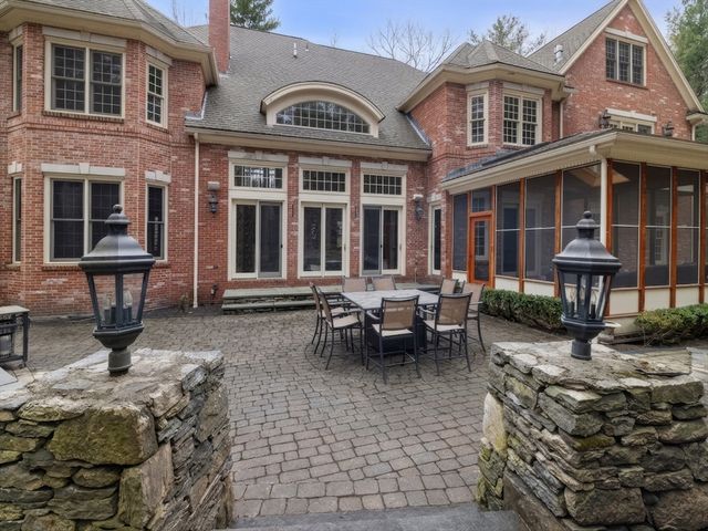 14 Olde Hickory Path, Westborough, MA 01581