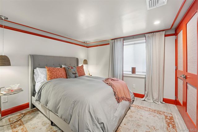 11 Huckleberry Lane E, Hampton Bays, NY 11946