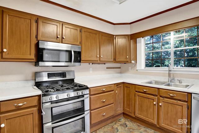 61 Hillside Lane, Mobile, AL 36608