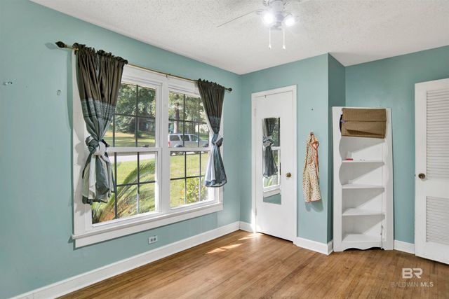 61 Hillside Lane, Mobile, AL 36608