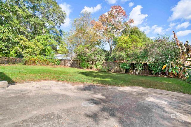 61 Hillside Lane, Mobile, AL 36608