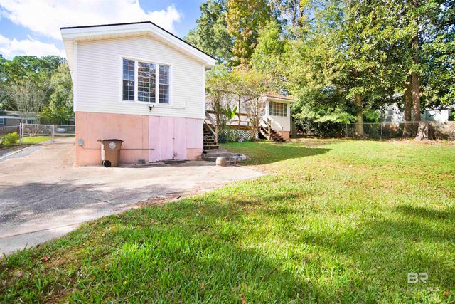 61 Hillside Lane, Mobile, AL 36608