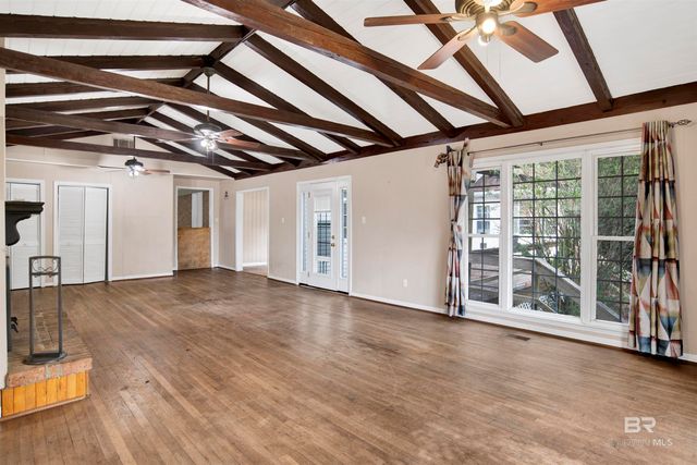 61 Hillside Lane, Mobile, AL 36608