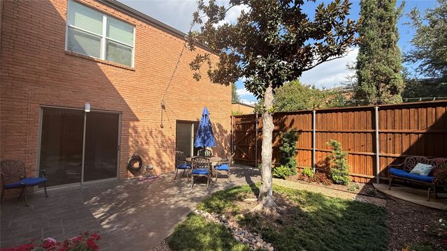 5734 Remington Park Square, Dallas, TX 75252
