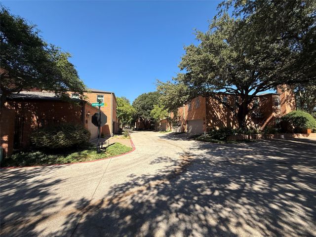 5734 Remington Park Square, Dallas, TX 75252