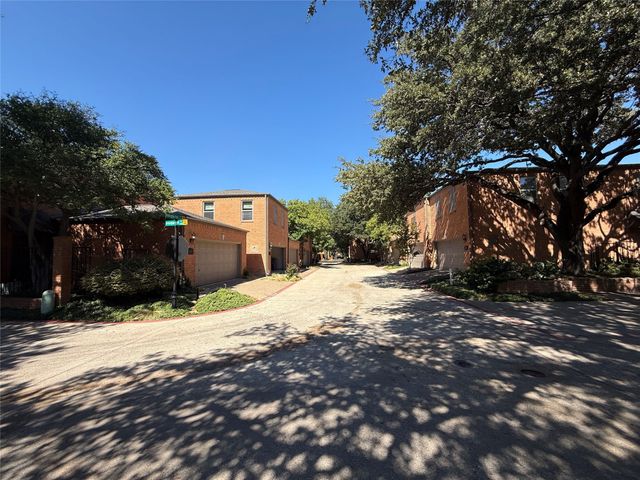 5734 Remington Park Square, Dallas, TX 75252