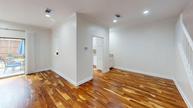 5734 Remington Park Square, Dallas, TX 75252