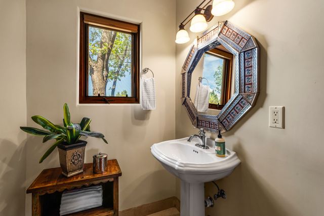 95 Bluestem, Santa Fe, NM 87506