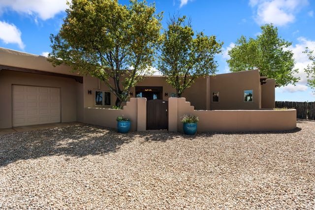 95 Bluestem, Santa Fe, NM 87506