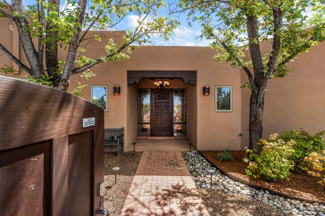 95 Bluestem, Santa Fe, NM 87506