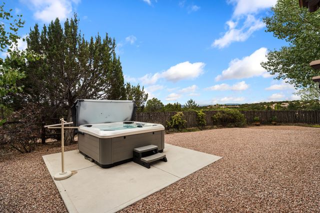 95 Bluestem, Santa Fe, NM 87506