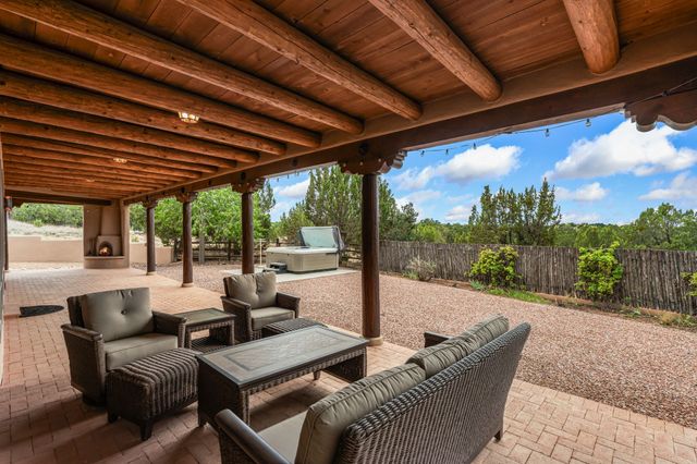 95 Bluestem, Santa Fe, NM 87506