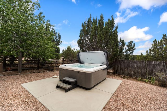 95 Bluestem, Santa Fe, NM 87506