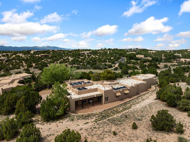 95 Bluestem, Santa Fe, NM 87506