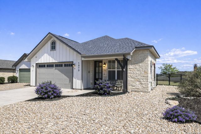 1073 Roanoke, Kerrville, TX 78028