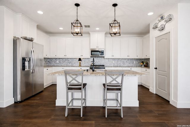 1073 Roanoke, Kerrville, TX 78028