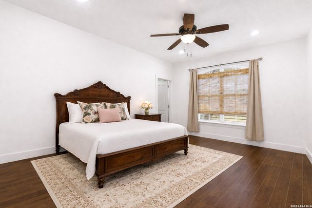 1073 Roanoke, Kerrville, TX 78028