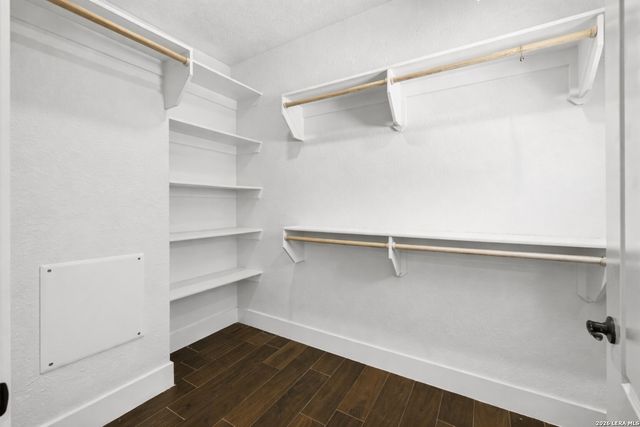 1073 Roanoke, Kerrville, TX 78028