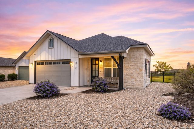1073 Roanoke, Kerrville, TX 78028