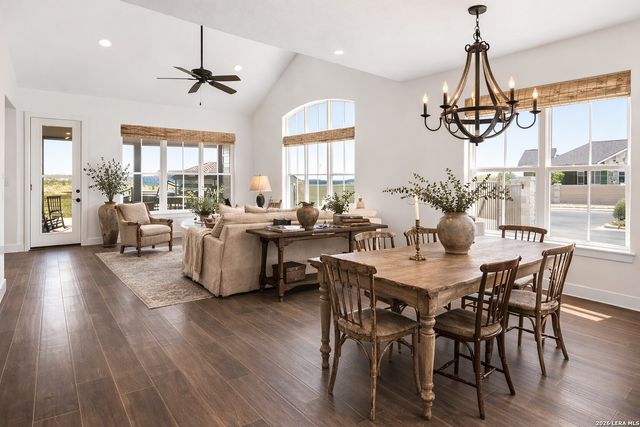 1073 Roanoke, Kerrville, TX 78028