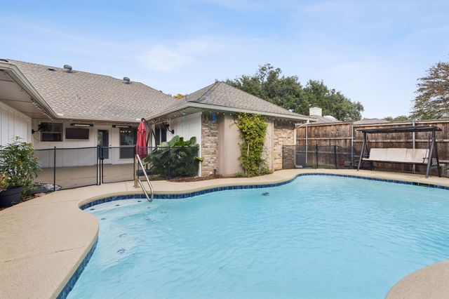 6006 Gentle Knoll Lane, Dallas, TX 75248