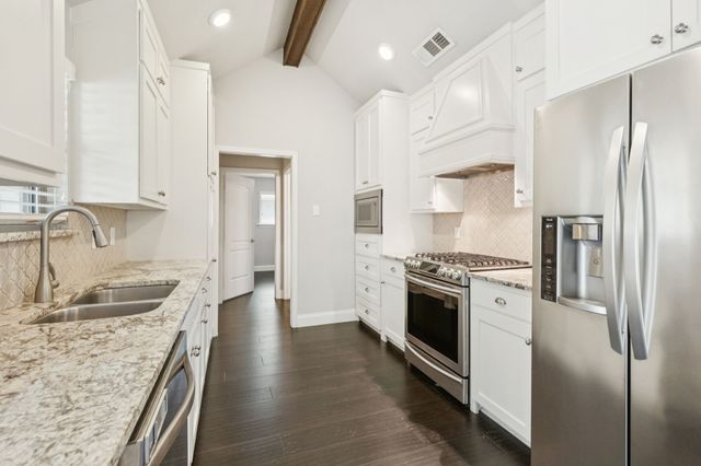 6006 Gentle Knoll Lane, Dallas, TX 75248