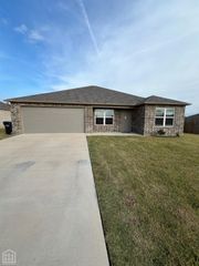 3722 Keeneland Drive, Jonesboro, AR 72404