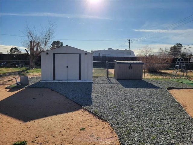 21535 Pine Ridge, Apple Valley, CA 92307