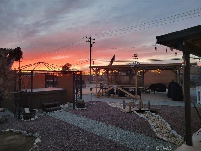 21535 Pine Ridge, Apple Valley, CA 92307