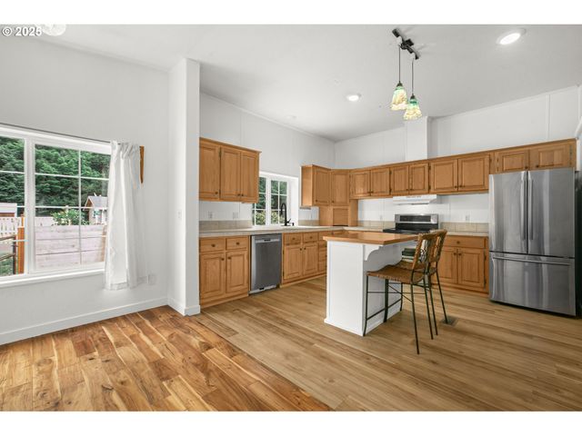 13760 Nw PALI St, Seal Rock, OR 97376
