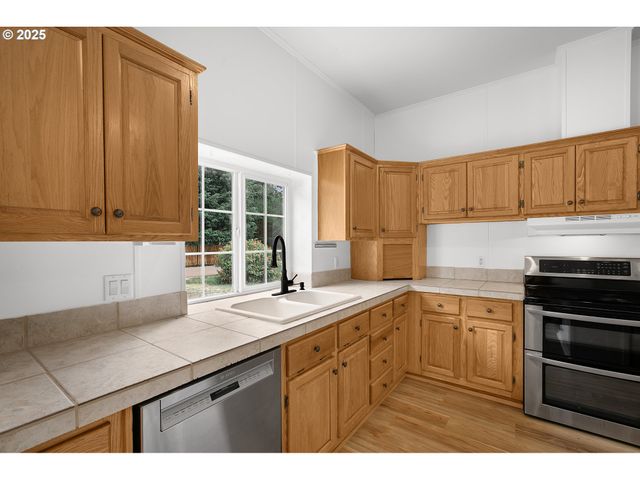 13760 Nw PALI St, Seal Rock, OR 97376