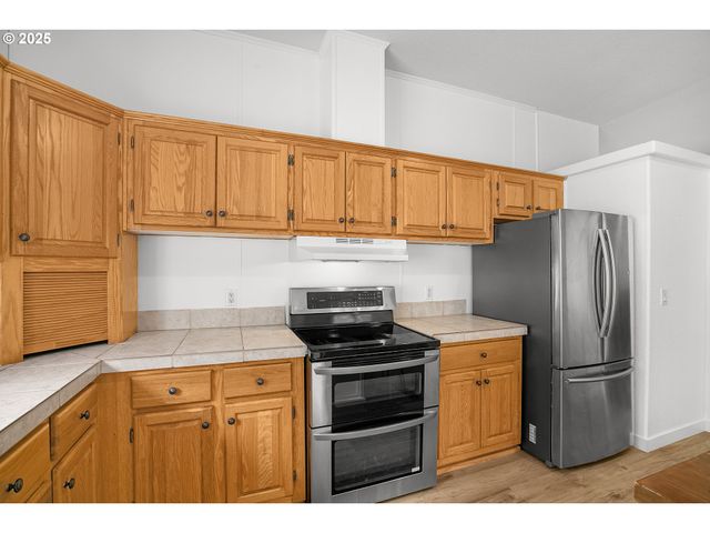13760 Nw PALI St, Seal Rock, OR 97376
