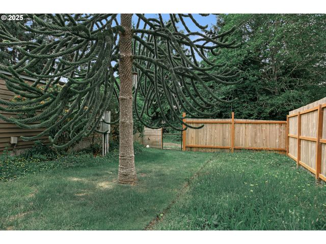 13760 Nw PALI St, Seal Rock, OR 97376