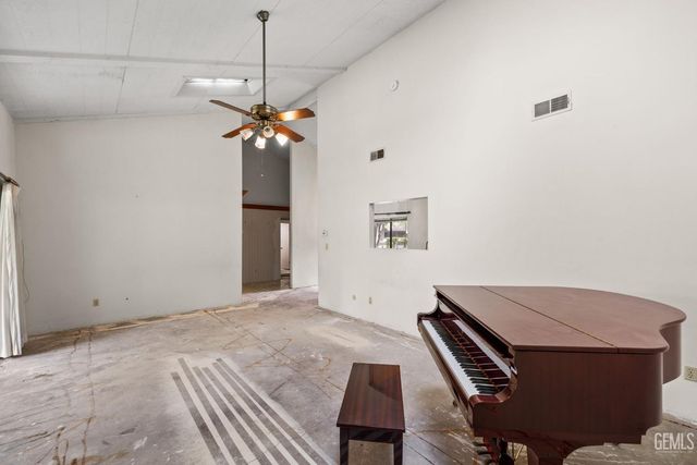 5900 Kirkside Drive C, Bakersfield, CA 93309