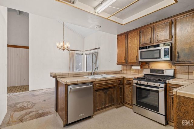 5900 Kirkside Drive C, Bakersfield, CA 93309