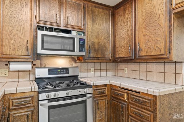 5900 Kirkside Drive C, Bakersfield, CA 93309