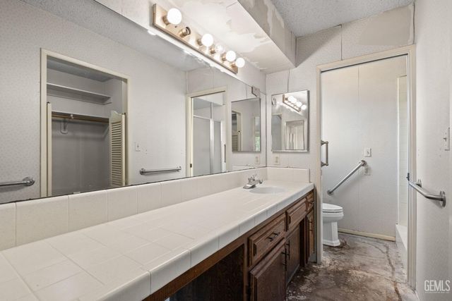 5900 Kirkside Drive C, Bakersfield, CA 93309