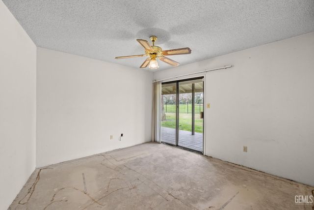 5900 Kirkside Drive C, Bakersfield, CA 93309