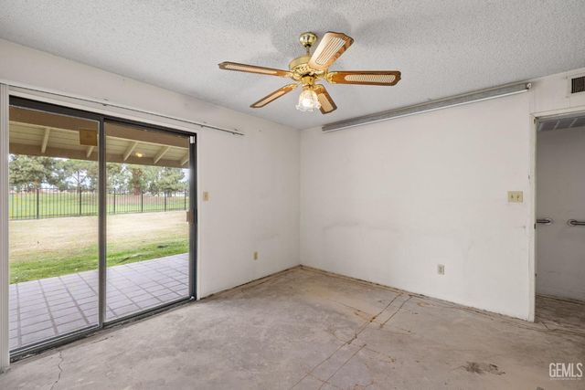 5900 Kirkside Drive C, Bakersfield, CA 93309